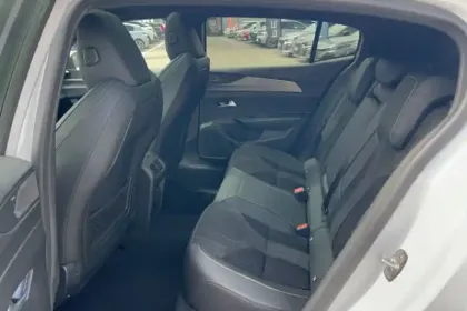 Photo 9 Peugeot 408  Electrique 58 kWh 210 ch