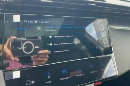 Photo 15 Peugeot 408  Electrique 58 kWh 210 ch