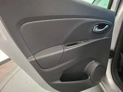 Photo 21 Renault Clio  dCi 90 E6C