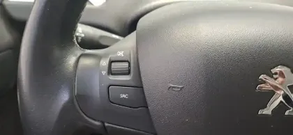 Photo 29 Peugeot 208  PureTech 110ch S&S EAT6