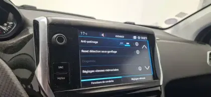 Photo 34 Peugeot 208  PureTech 110ch S&S EAT6