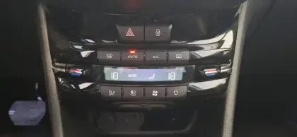 Photo 24 Peugeot 208  PureTech 110ch S&S EAT6