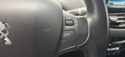 Photo 30 Peugeot 208  PureTech 110ch S&S EAT6