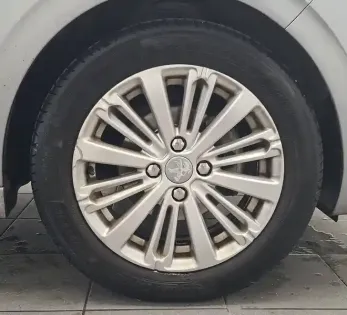 Photo 16 Peugeot 208  PureTech 110ch S&S EAT6