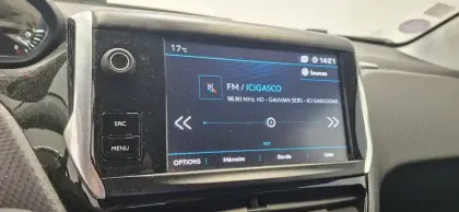 Photo 31 Peugeot 208  PureTech 110ch S&S EAT6