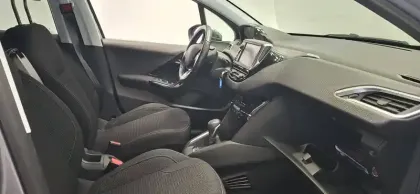 Photo 26 Peugeot 208  PureTech 110ch S&S EAT6