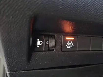 Photo 29 Peugeot 208  Electrique 50 kWh 136ch