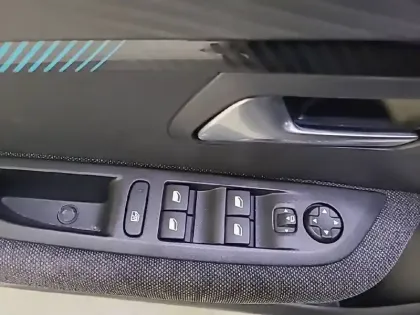 Photo 64 Peugeot 208 Gén. II Ph1 NG Style 5