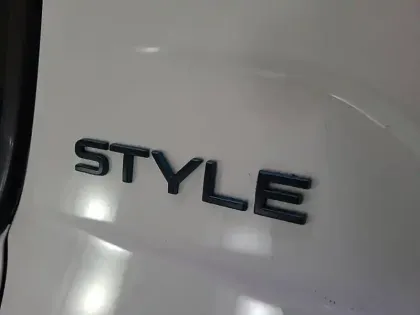 Photo 33 Peugeot 208  Electrique 50 kWh 136ch