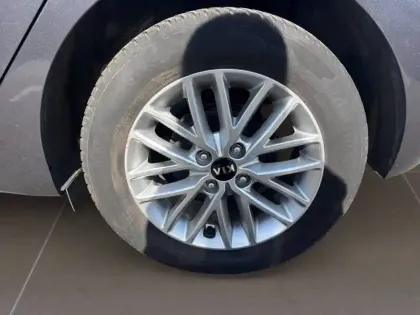 Photo 13 Kia Rio  1.0L T-GDi 100 ch ISG