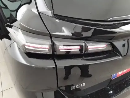 Photo 16 Peugeot 308  SW BlueHDi 130ch S&S EAT8