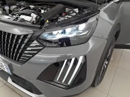 Photo 15 Peugeot 2008  Hybrid 136 e-DCS6