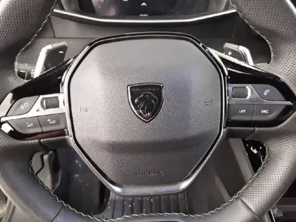 Photo 8 Peugeot 2008  Hybrid 136 e-DCS6