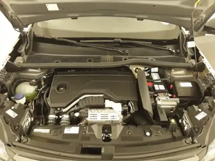 Photo 43 Peugeot 2008  Hybrid 136 e-DCS6