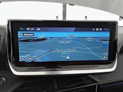 Photo 14 Peugeot 2008  Hybrid 136 e-DCS6