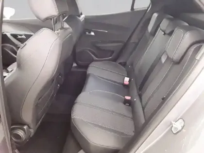 Photo 11 Peugeot 2008  Hybrid 136 e-DCS6