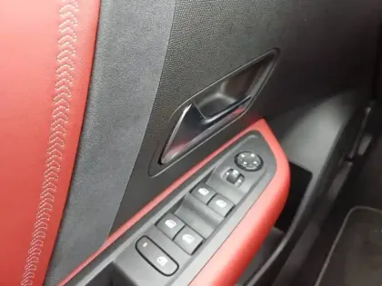 Photo 25 Citroën C4 Gén. III Ph1 Shine Pack 5