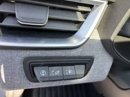 Photo 27 Renault Clio  E-Tech full hybrid 145