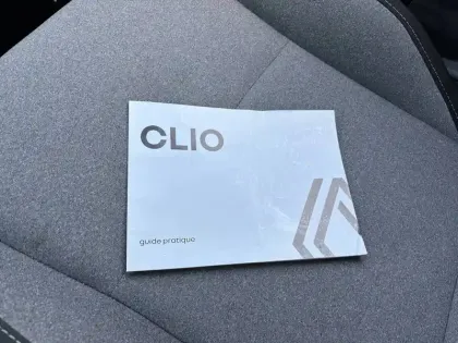 Photo 41 Renault Clio  E-Tech full hybrid 145