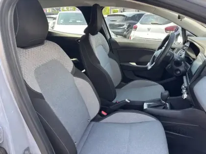 Photo 15 Renault Clio  E-Tech full hybrid 145