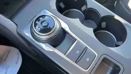 Photo 21 Ford Kuga  2.5 Duratec 180 ch FlexiFuel FHEV E85 Powershift