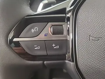 Photo 26 Peugeot 208  Hybrid 110 ch e-DCS6