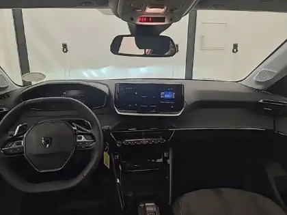 Photo 38 Peugeot 208  Hybrid 110 ch e-DCS6