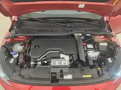 Photo 30 Peugeot 208  Hybrid 110 ch e-DCS6