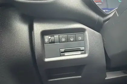 Photo 18 Citroën C5 aircross  Hybride Rechargeable 225 e-EAT8