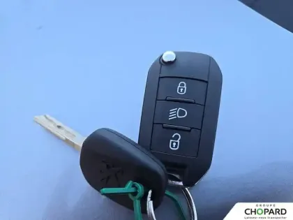 Photo 20 Peugeot 208  PureTech 75 S&S BVM5