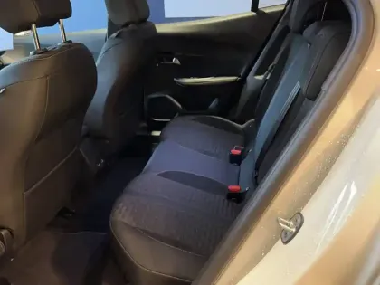 Photo 65 Peugeot 2008  BlueHDi 130 S&S EAT8