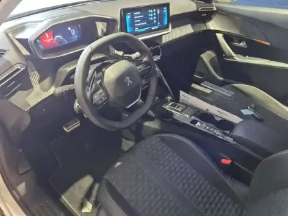 Photo 56 Peugeot 2008  BlueHDi 130 S&S EAT8