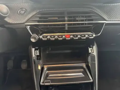 Photo 32 Peugeot 208  PureTech 100 S&S BVM6