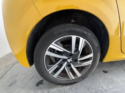 Photo 10 Peugeot 208  PureTech 100 S&S BVM6