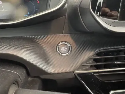 Photo 29 Peugeot 208  PureTech 100 S&S BVM6