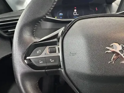 Photo 24 Peugeot 208  PureTech 100 S&S BVM6