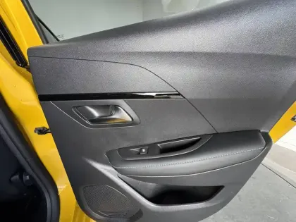 Photo 20 Peugeot 208  PureTech 100 S&S BVM6