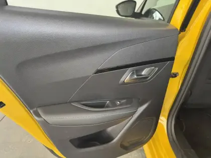 Photo 40 Peugeot 208  PureTech 100 S&S BVM6