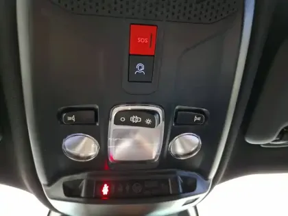 Photo 27 Peugeot 2008  Hybrid 136 e-DCS6