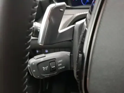 Photo 17 Peugeot 2008  Hybrid 136 e-DCS6