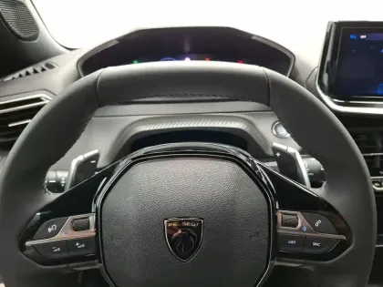 Photo 15 Peugeot 2008  Hybrid 136 e-DCS6