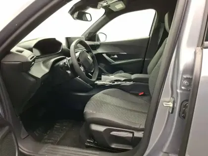 Photo 12 Peugeot 2008  Hybrid 136 e-DCS6