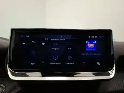 Photo 19 Peugeot 2008  Hybrid 136 e-DCS6