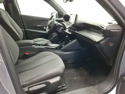 Photo 29 Peugeot 2008  Hybrid 136 e-DCS6