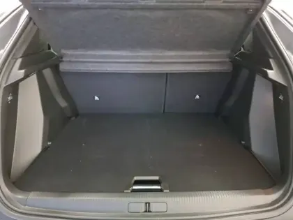 Photo 7 Peugeot 2008  Hybrid 136 e-DCS6