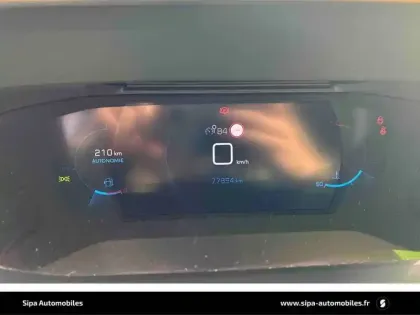 Photo 21 Peugeot 2008  BlueHDi 110 S&S BVM6