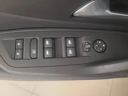 Photo 63 Peugeot 308  SW Hybrid 145 e-DCS6