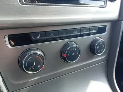 Photo 14 Volkswagen Golf  1.2 TSI 110 BlueMotion Technology