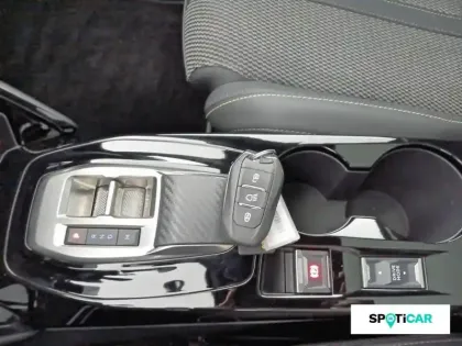 Photo 8 Peugeot 2008  Hybrid 136 e-DCS6