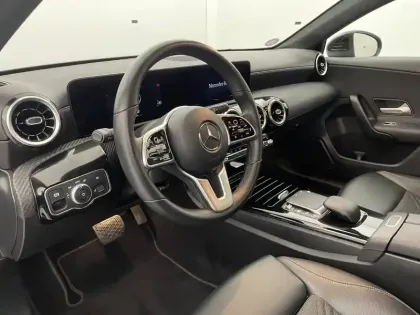 Photo 29 Mercedes Classe A  250 e 8G-DCT